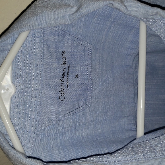 Shirt - Picture 2 of 3